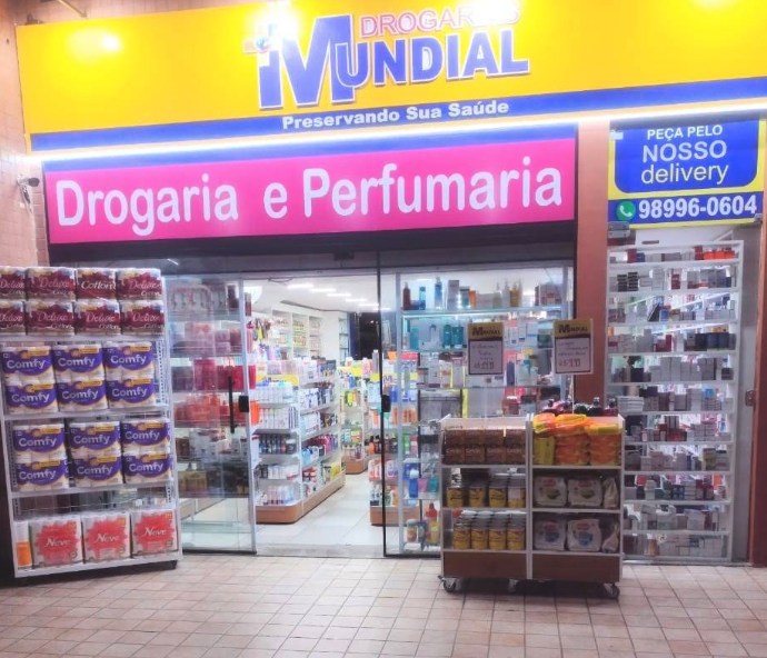 Corredor com ampla variedade de produtos de saúde e bem-estar